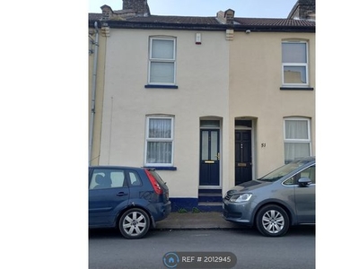 Terraced house to rent in Chamberlain Road, Chatham ME4