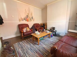 Terraced house to rent in Harold Place, Hyde Park, Leeds LS6