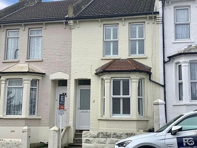 Terraced house to rent in Kitchener Road, Rochester ME2