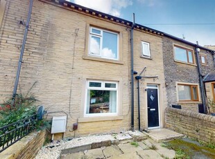 Terraced house to rent in Park Square, Northowram, Halifax HX3