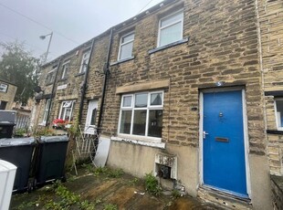 Terraced house to rent in Skinner Lane, Bradford, West Yorkshire BD8