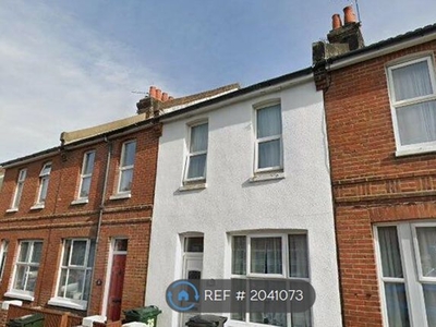 Terraced house to rent in Sydney Road, Eastbourne BN22