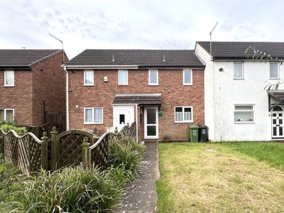 Terraced house to rent in Trent Close, Droitwich, Worcestershire WR9