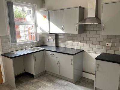 Terraced house to rent in Vernon Avenue, Old Basford, Nottingham NG6