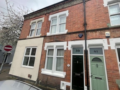 Terraced house to rent in West Avenue, Leicester LE2