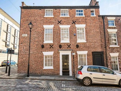Town house for sale in Mount Street, Liverpool L1