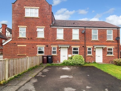 Town house to rent in Church Drive, Shirebrook, Mansfield NG20