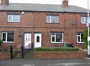 Town house to rent in Greenfield Avenue, Gildersome, Leeds LS27