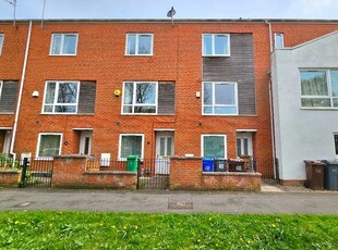 Town house to rent in Lauderdale Crescent, Grove Village, Manchester M13