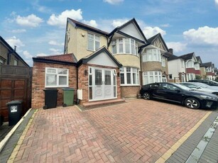 1 Bedroom Apartment For Rent In Watford, Hertfordshire