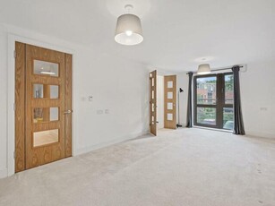 1 Bedroom Apartment For Sale In Kingston Road, Raynes Park