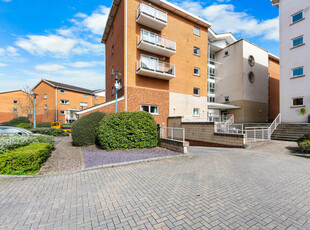 1 Bedroom Apartment For Sale In Lynton Court