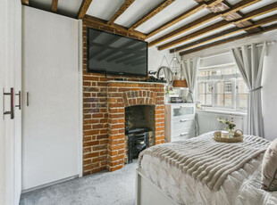 1 Bedroom Cottage For Sale In Marlow