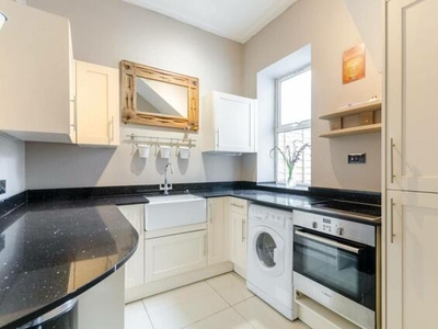 1 Bedroom Flat For Rent In West Hill, London