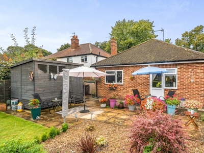 2 Bed Bungalow For Sale in Twyford, Oxfordshire, OX17 - 5172924