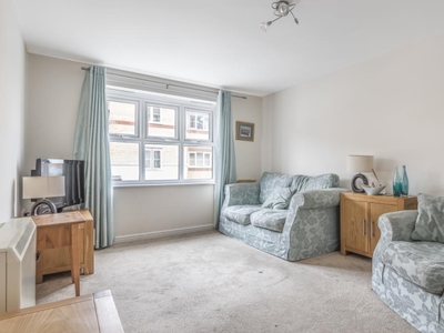 2 Bed Flat/Apartment For Sale in Newbury, Berkshire, RG14 - 5400282