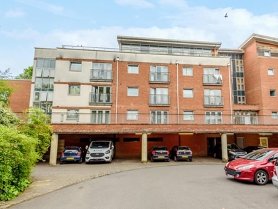 2 Bed Flat/Apartment For Sale in Slough, Berkshire, SL1 - 5281491