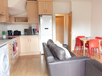 2 Bed Flat, Barfield Close, SO23