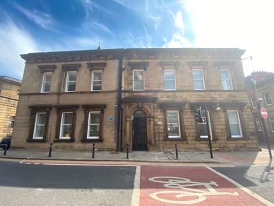 2 Bed Flat, Old Court House, WF1