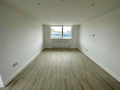 2 Bedroom Apartment For Rent In Uxbridge, Greater London