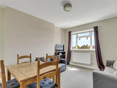 2 Bedroom Apartment For Sale In Goldhawk Road, London