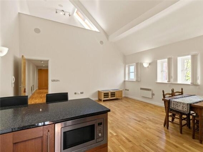 2 Bedroom Apartment For Sale In Hale, Cheshire