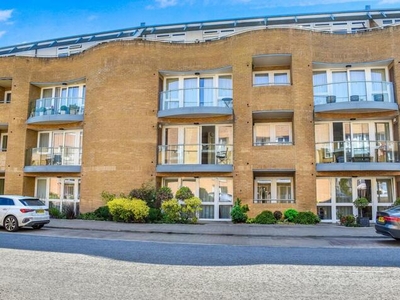 2 Bedroom Apartment For Sale In Lymington