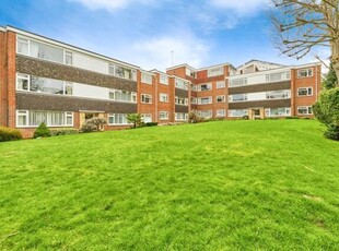 2 Bedroom Apartment Kingston Upon Thames Greater London
