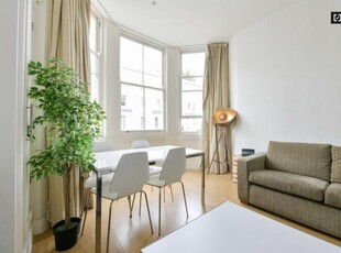 2 Bedroom Apartment London London