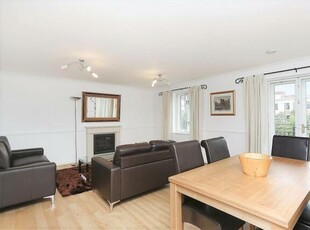 2 Bedroom Flat For Rent In Russell Road, Kensington