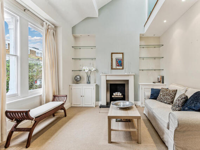 2 Bedroom Flat For Sale In
Fulham