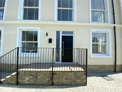 2 Bedroom Flat For Sale In Tunbridge Wells, Kent
