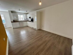 2 Bedroom Ground Floor Flat For Sale In Crawley