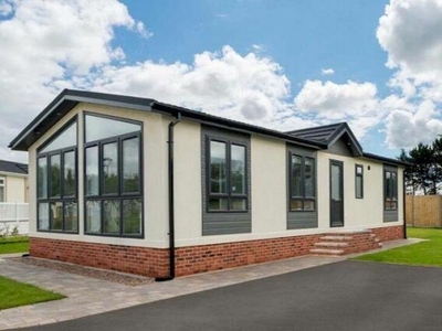 2 Bedroom Lodge For Sale In Oakmere, Northwich