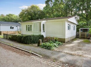 2 Bedroom Park Home For Sale In North Baddesley, Southampton