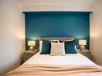 2 Bedroom Serviced Apartment For Rent In Torquay, Devon