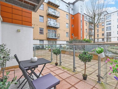 2 Bedroom Shared Living/roommate Woodford Greater London