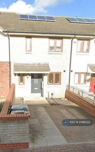 2 Bedroom Terraced House For Rent In Gravesend
