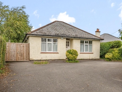 3 Bed Bungalow For Sale in High Wycombe, Buckinghamshire, HP12 - 5106315