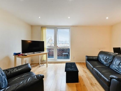 3 Bedroom Apartment For Rent In Battersea