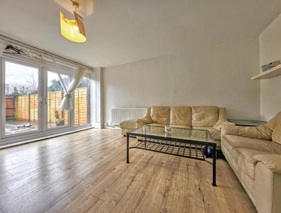 3 Bedroom Apartment For Rent In Weymouth Terrace, London