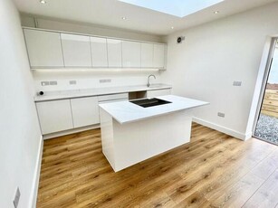 3 Bedroom Detached Bungalow For Rent In Poole, Dorset