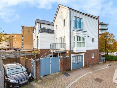 3 Bedroom House Greenhithe Kent