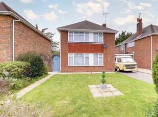 3 Bedroom Link Detached House For Sale In Goring-by-sea
