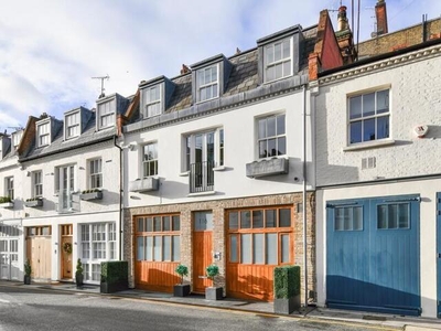 3 Bedroom Mews Property For Sale In London