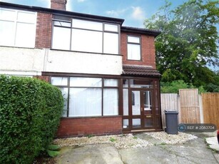 3 Bedroom Semi-detached House For Rent In Failsworth, Manchester