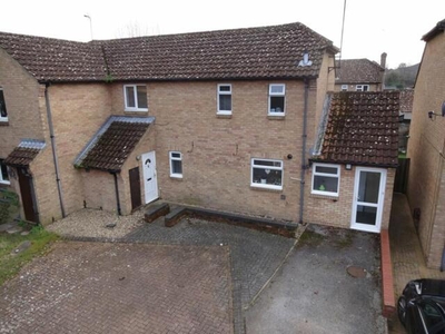 3 Bedroom Semi-detached House For Sale In Dunstable, Bedfordshire