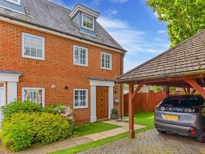 3 Bedroom Semi-detached House For Sale In Kings Hill, West Malling