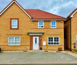 3 Bedroom Semi-detached House For Sale In New Rossington, Doncaster