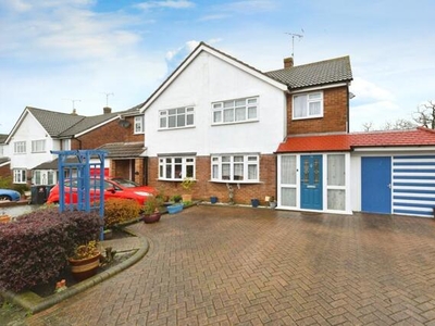 3 Bedroom Semi-detached House For Sale In Rayleigh, Essex